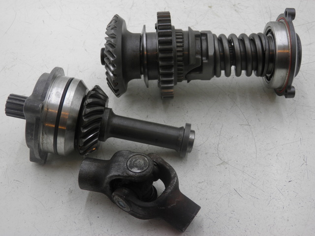 photo de REAR WHEEL SHAFT YAMAHA FJR 1300 (2004 - 2005) - Focus on structure