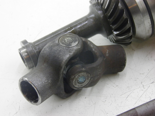 photo de REAR WHEEL SHAFT YAMAHA FJR 1300 (2004 - 2005) - Zoom on usage condition