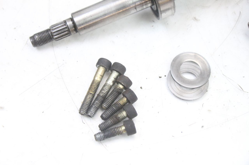 photo de REAR WHEEL SHAFT YAMAHA AEROX 50 (1997 - 2006)