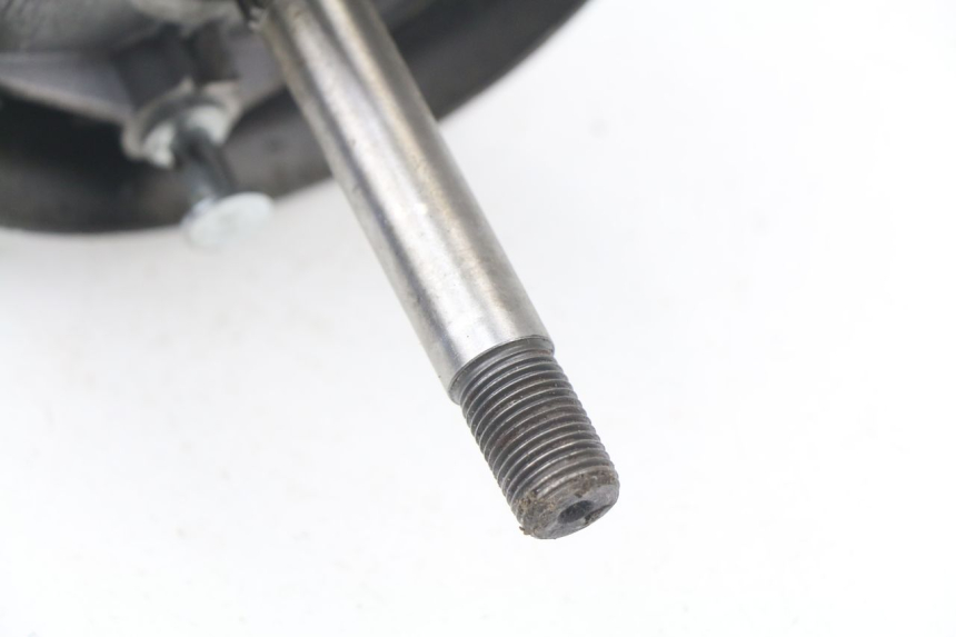 photo de REAR WHEEL SHAFT BENZHOU YY50QT31 VINTAGE 50 (2009 - 2012) - Technical close-up