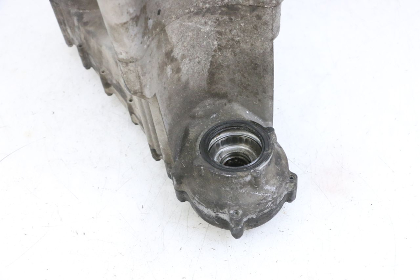 photo de REAR WHEEL SHAFT SUZUKI BURGMAN EXECUTIVE ABS 650 (2006 - 2012) - Zoom on usage condition