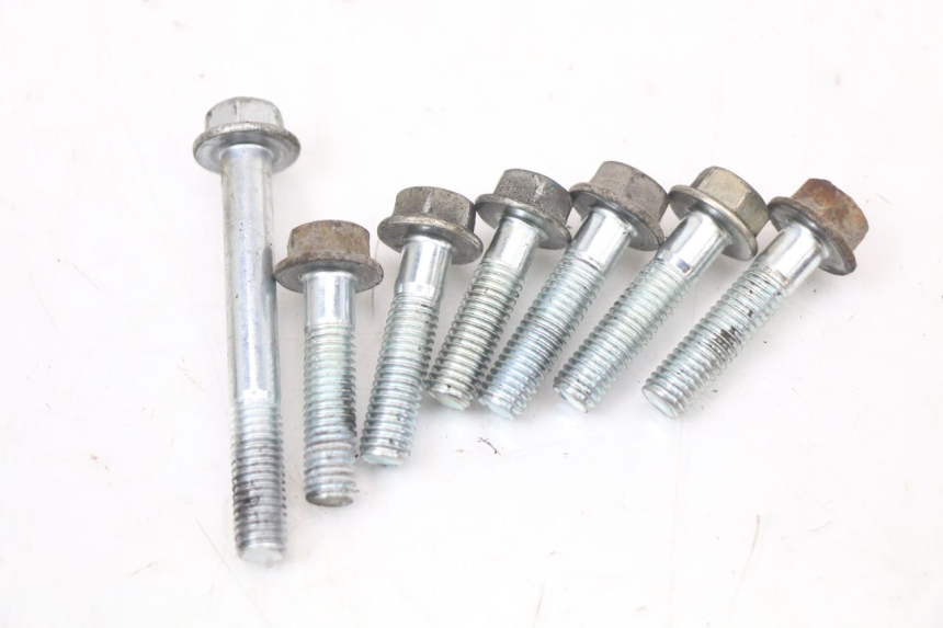 photo de REAR WHEEL SHAFT SYM FIDDLE 3 III 50 (2014 - 2020)