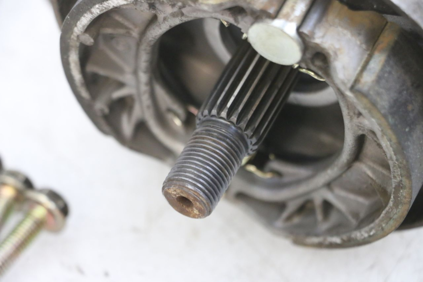 photo de WHEEL TRANSMISSION PEUGEOT KISBEE 4T 50 (2010 - 2017) - Surface and material condition