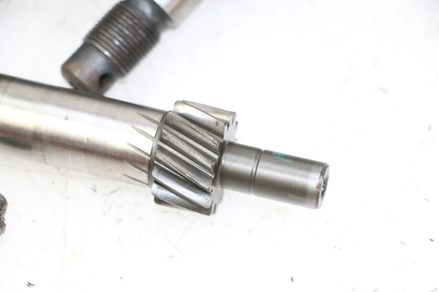 photo de REAR WHEEL SHAFT PIAGGIO MP3 LT 300 (2010 - 2016) - Additional view of the item