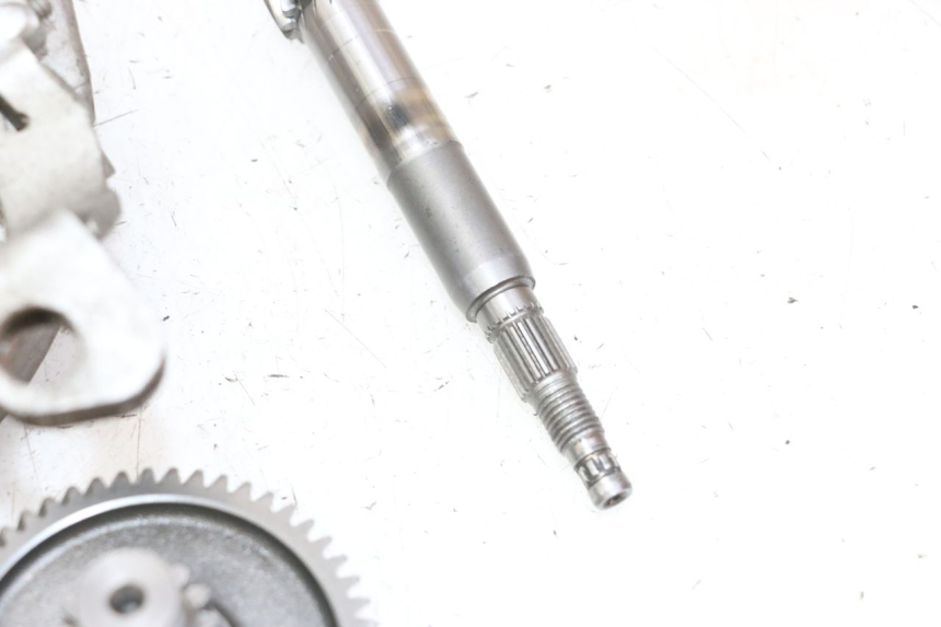 photo de REAR WHEEL SHAFT PIAGGIO NEW TYPHOON 50 (2010 - 2017)