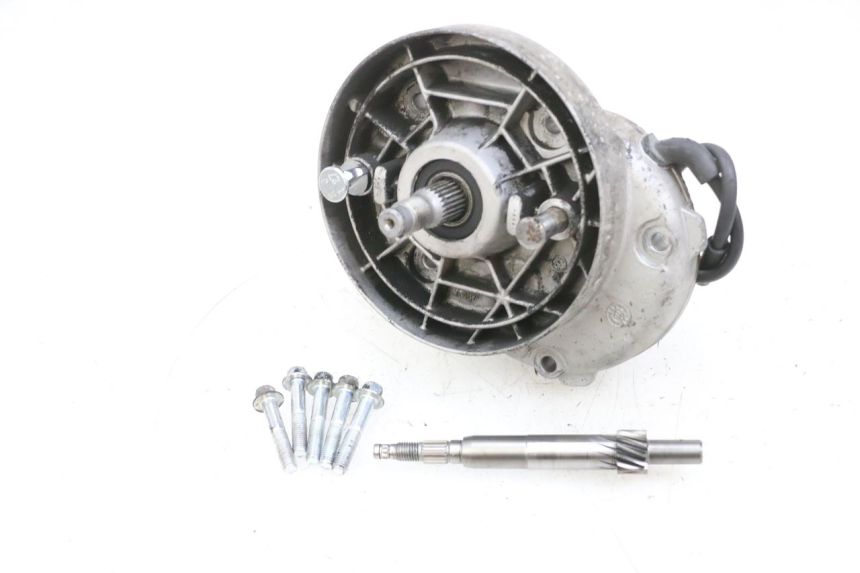 photo de REAR WHEEL SHAFT PIAGGIO NEW TYPHOON 50 (2018 - 2021) - Technical close-up