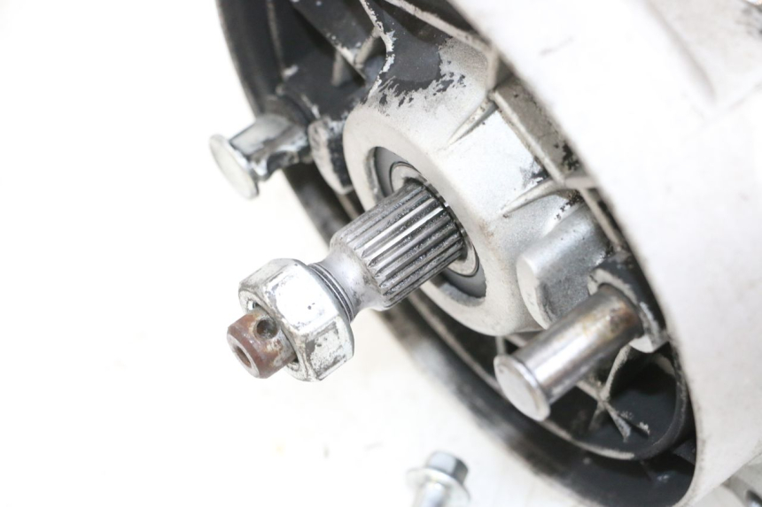 photo de REAR WHEEL SHAFT PIAGGIO NEW TYPHOON 50 (2018 - 2021) - Technical close-up