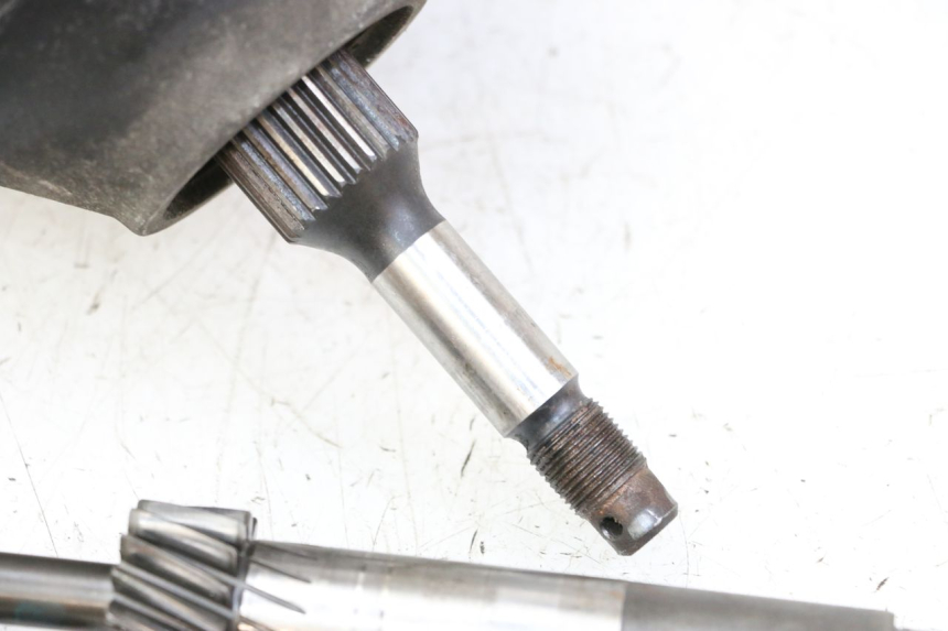 photo de REAR WHEEL SHAFT PIAGGIO MP3 LT 400 (2007 - 2012)