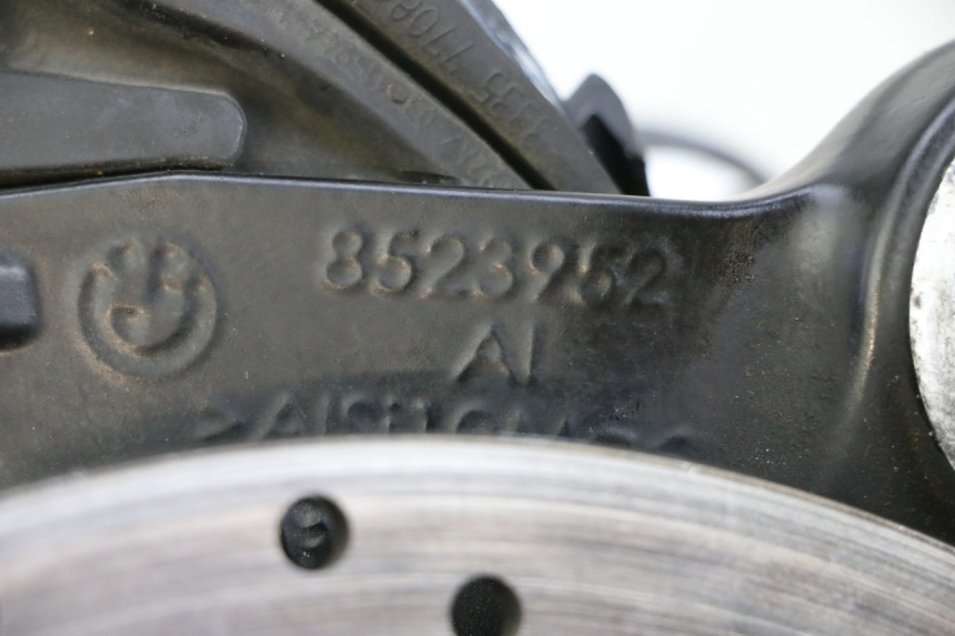 photo de REAR WHEEL SHAFT BMW R GS 1250 (2021 - 2024) - Technical close-up