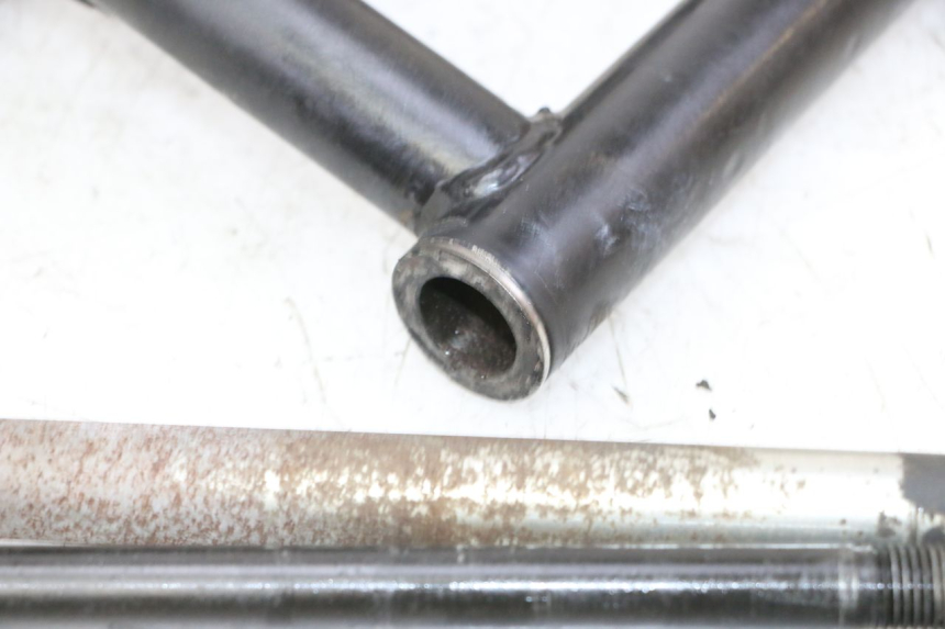 photo de REAR WHEEL SHAFT HYTRACK S 150 (2003 - 2011)