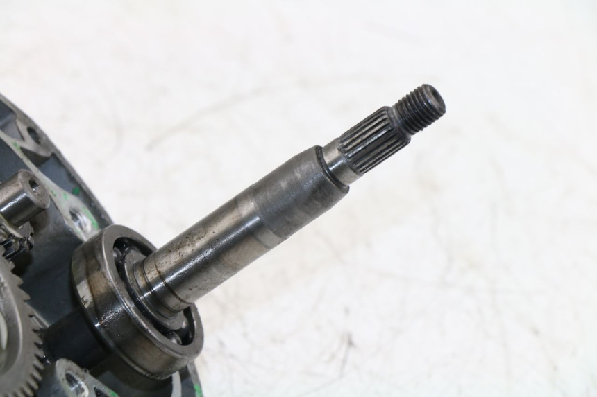 photo de REAR WHEEL SHAFT DAELIM S4 50 (2010 - 2015)