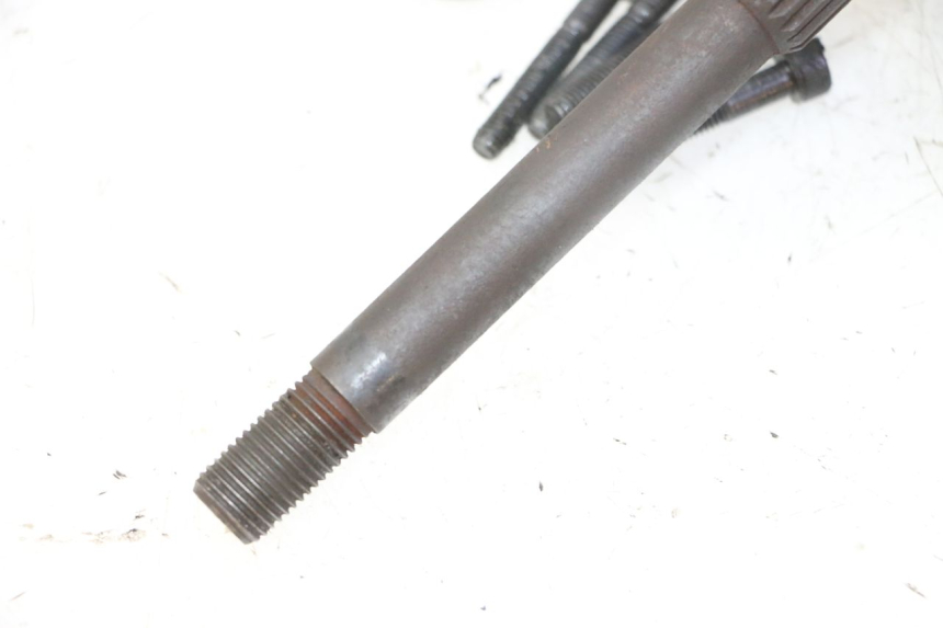 photo de REAR WHEEL SHAFT PEUGEOT SATELIS 125 (2013 - 2018)