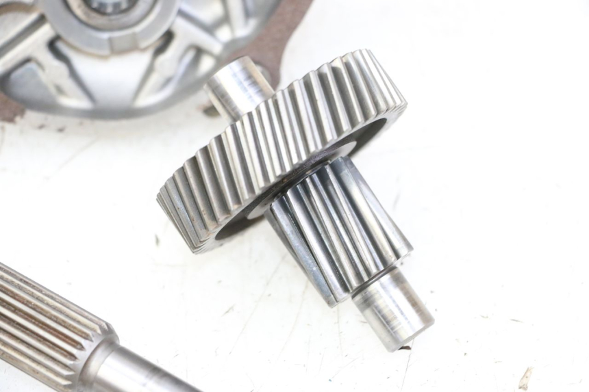 photo de REAR WHEEL SHAFT YAMAHA X-CITY XCITY 125 (2007 - 2008)