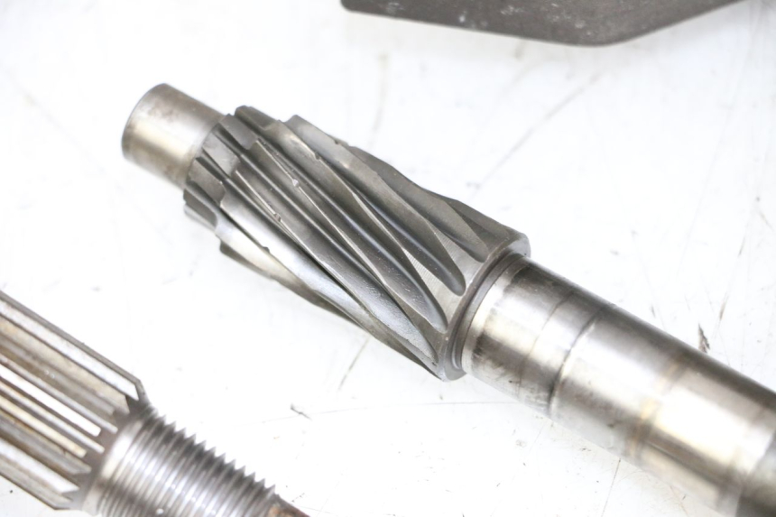 photo de REAR WHEEL SHAFT HONDA X8R 50 (1998 - 2003)