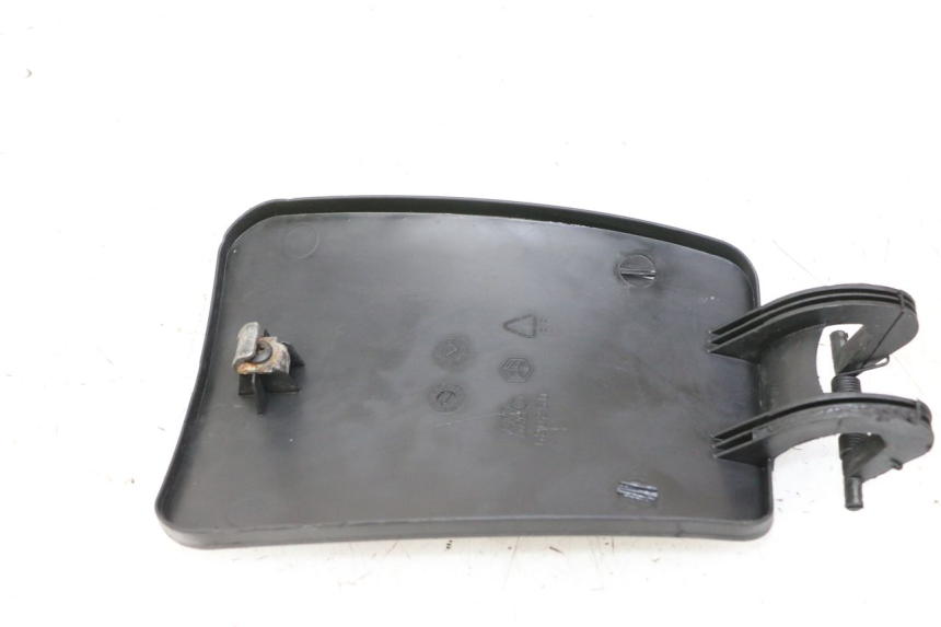 photo de FUEL FLAP PIAGGIO MP3 LT 300 (2010 - 2016)
