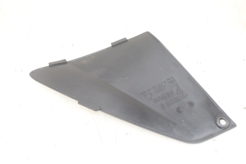 photo de FRONT INSPECTION COVER PIAGGIO MP3 HPE 300 (2019 - 2026) - Zoom on usage condition