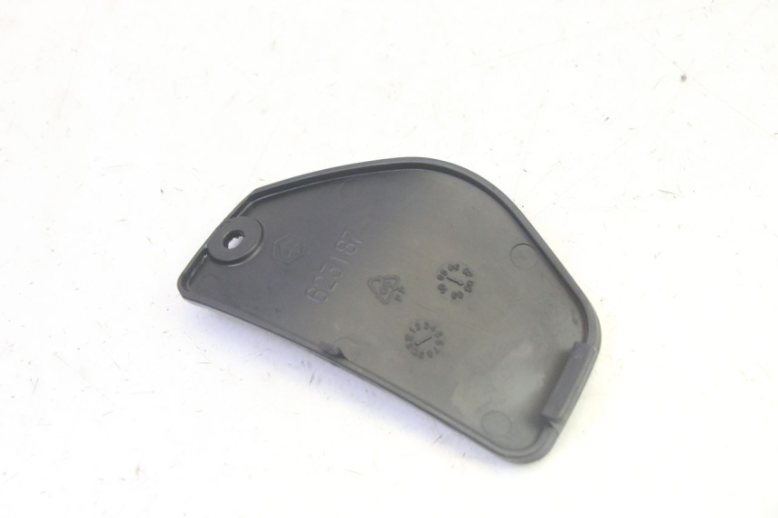 photo de FRONT INSPECTION COVER PIAGGIO MP3 RL 250 (2007 - 2010) - Zoom on usage condition