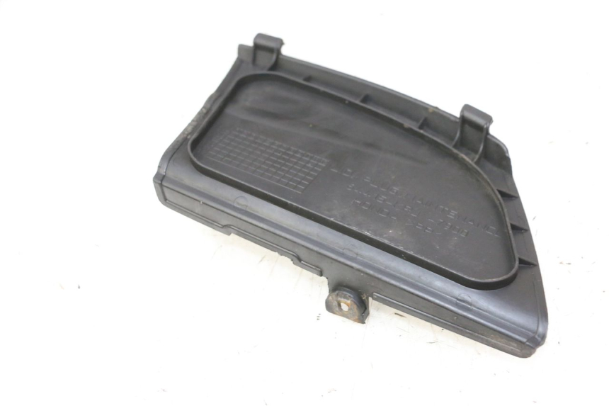 photo de RIGHT SIDE ACCESS PANEL HONDA FES S-WING SWING ABS 125 (2007 - 2015)