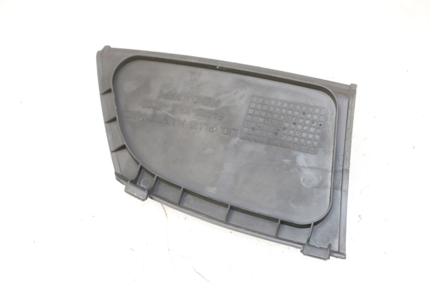 photo de RIGHT SIDE ACCESS PANEL HONDA FES S-WING SWING ABS 125 (2007 - 2015)