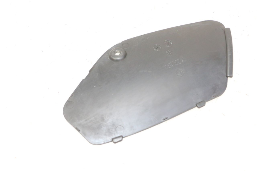 photo de RIGHT INSPECTION COVER PIAGGIO MP3 RL 250 (2007 - 2010)
