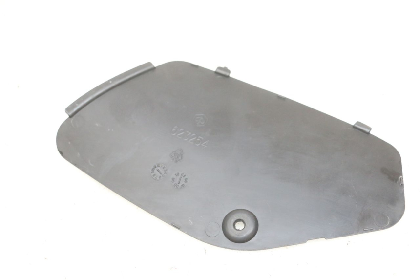 photo de RIGHT INSPECTION COVER PIAGGIO MP3 RL 250 (2007 - 2010) - Component detail
