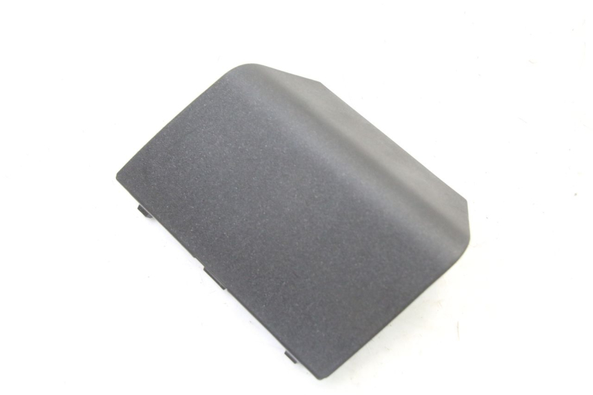 photo de RIGHT INSPECTION COVER PEUGEOT SATELIS 125 (2013 - 2018)