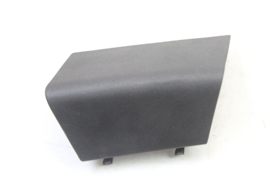 photo de RIGHT INSPECTION COVER PEUGEOT SATELIS 125 (2013 - 2018)