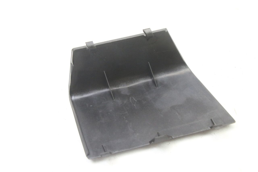 photo de RIGHT INSPECTION COVER PEUGEOT SATELIS 125 (2013 - 2018)