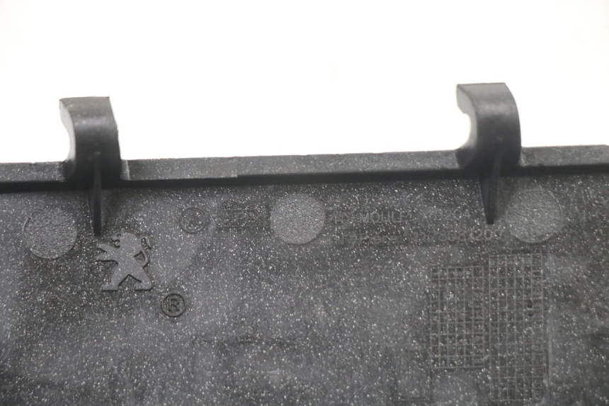photo de RIGHT INSPECTION COVER PEUGEOT SATELIS 125 (2013 - 2018)