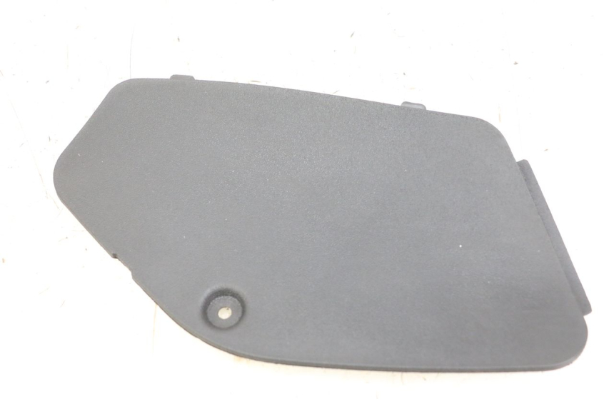 photo de RIGHT SIDE ACCESS PANEL PIAGGIO MP3 LT 400 (2007 - 2012)