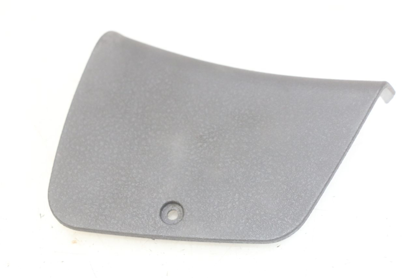 photo de RIGHT INSPECTION COVER PIAGGIO X8 125 (2004 - 2007)