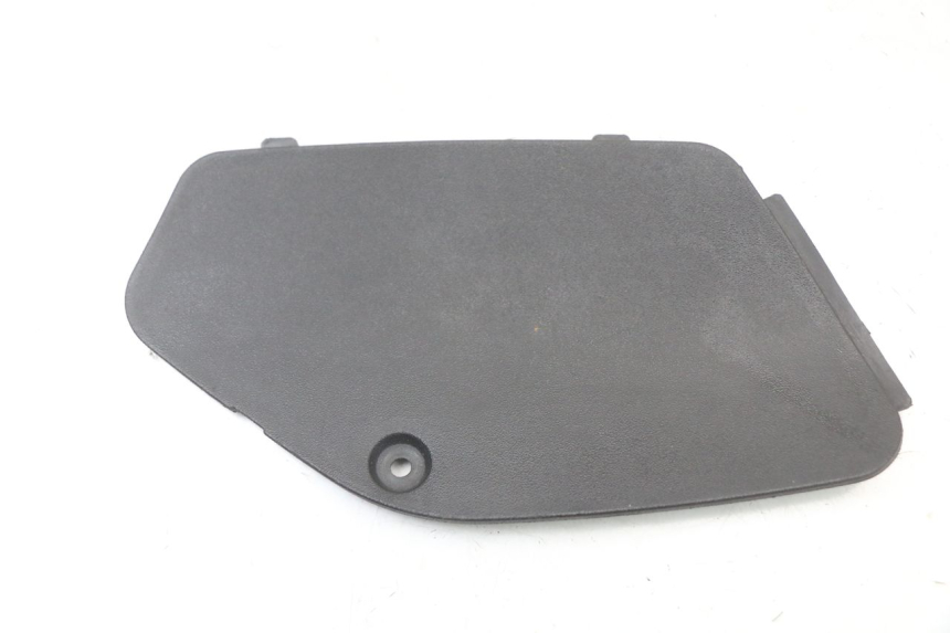 photo de RIGHT INSPECTION COVER PIAGGIO X8 125 (2004 - 2007)