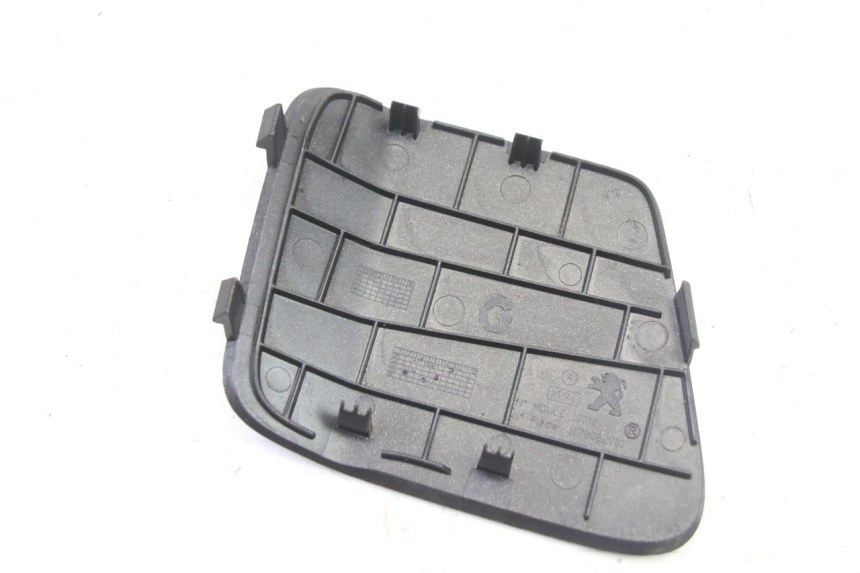 photo de RIGHT INSPECTION COVER PEUGEOT SATELIS 125 (2013 - 2018)