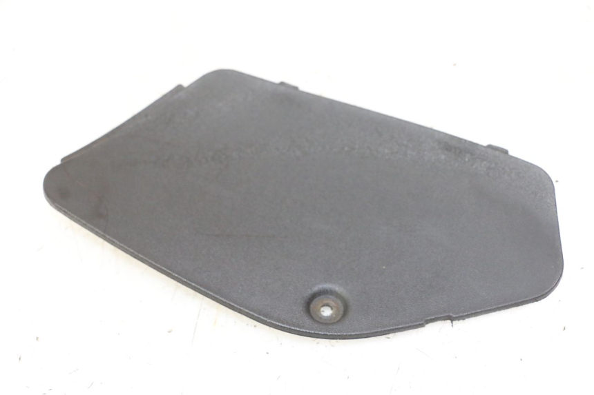 photo de LEFT SIDE ACCESS PANEL PIAGGIO MP3 LT 400 (2007 - 2012)