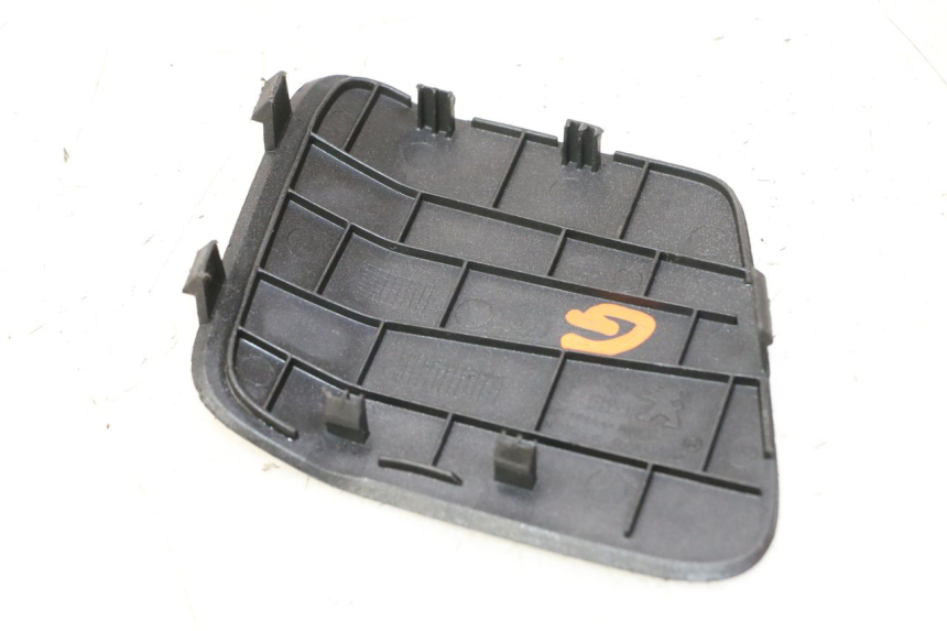 photo de LEFT INSPECTION COVER PEUGEOT SATELIS 125 (2013 - 2018)