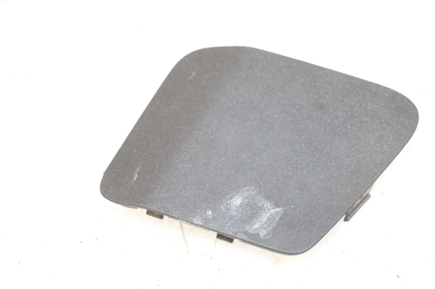 photo de LEFT ACCESS PANEL PEUGEOT SATELIS 125 (2013 - 2018) - Zoom on usage condition