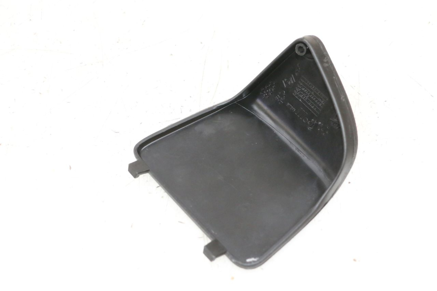 photo de LEFT INSPECTION COVER PIAGGIO VESPA GTS SUPER IE 125 (2009 - 2016) - Component detail