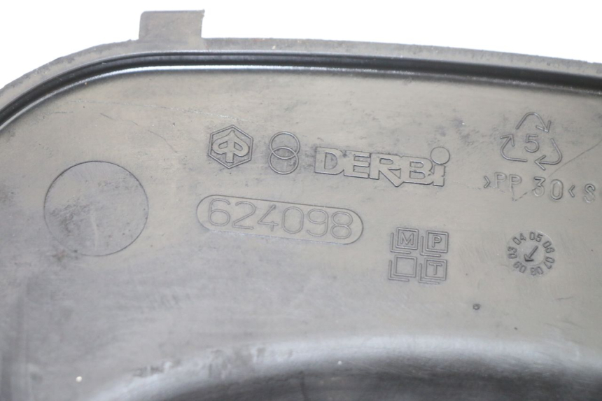 photo de INSPECTION COVER GILERA NEXUS 125 (2009 - 2013)