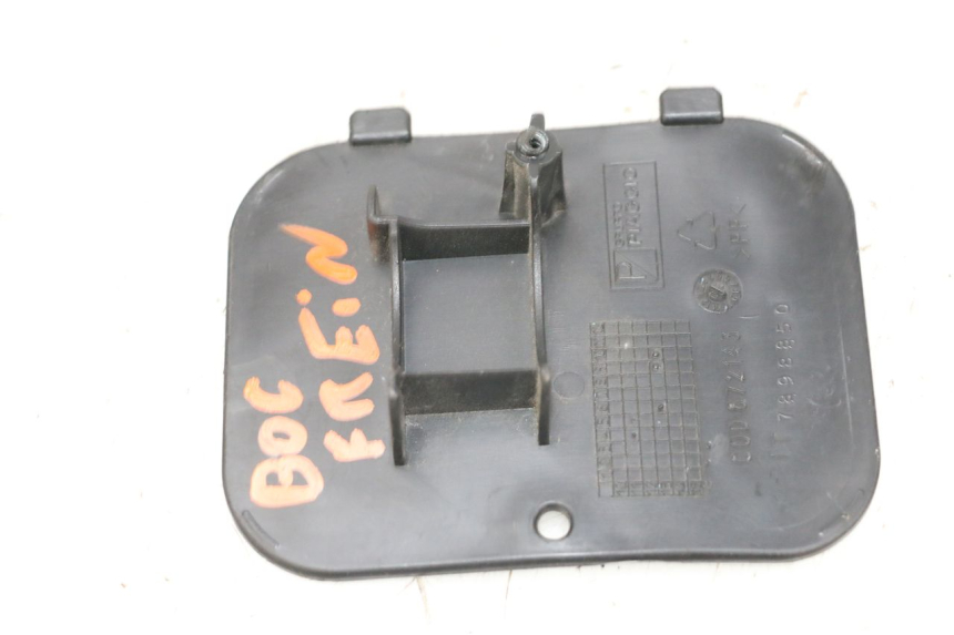 photo de INSPECTION COVER PIAGGIO VESPA GTS SUPER IE 125 (2009 - 2016) - Zoom on usage condition