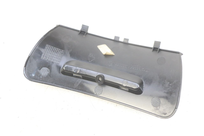 photo de ACCESS PANEL PIAGGIO VESPA PRIMAVERA 2T 50 (2013 - 2018)