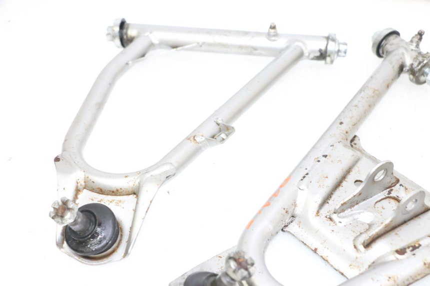 photo de FRONT WISHBONE CONTROL ARM YAMAHA YFM R RAPTOR 250 (2008 - 2014) - Detailed visual inspection