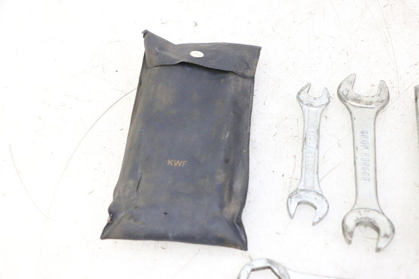 photo de TOOL KIT HONDA CBF 125 (2009 - 2015)