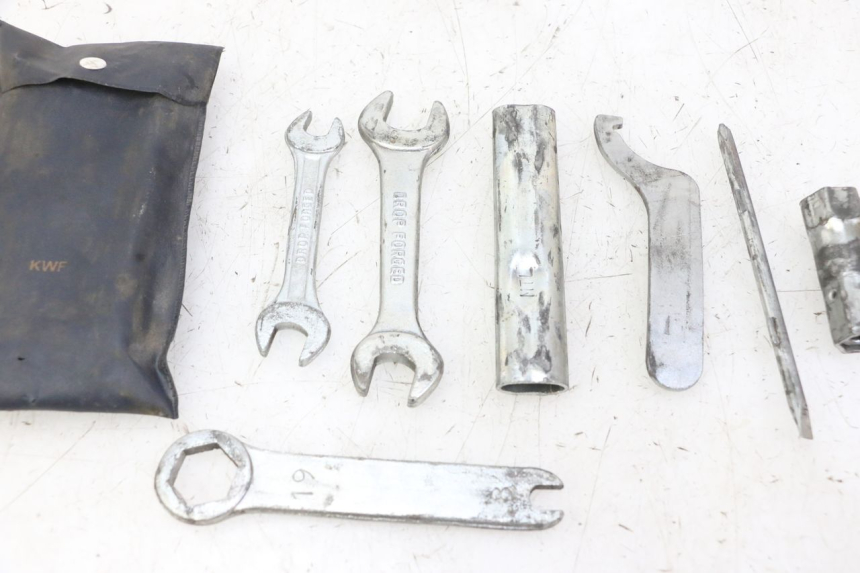 photo de TOOL KIT HONDA CBF 125 (2009 - 2015)