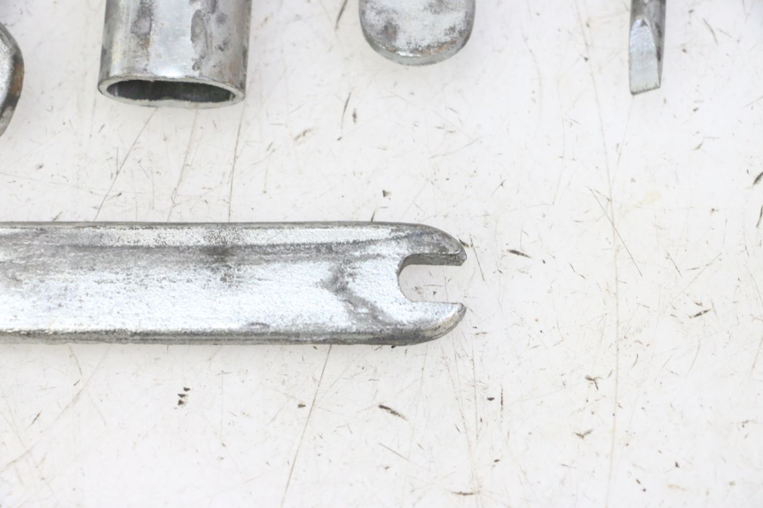 photo de TOOL KIT HONDA CBF 125 (2009 - 2015)