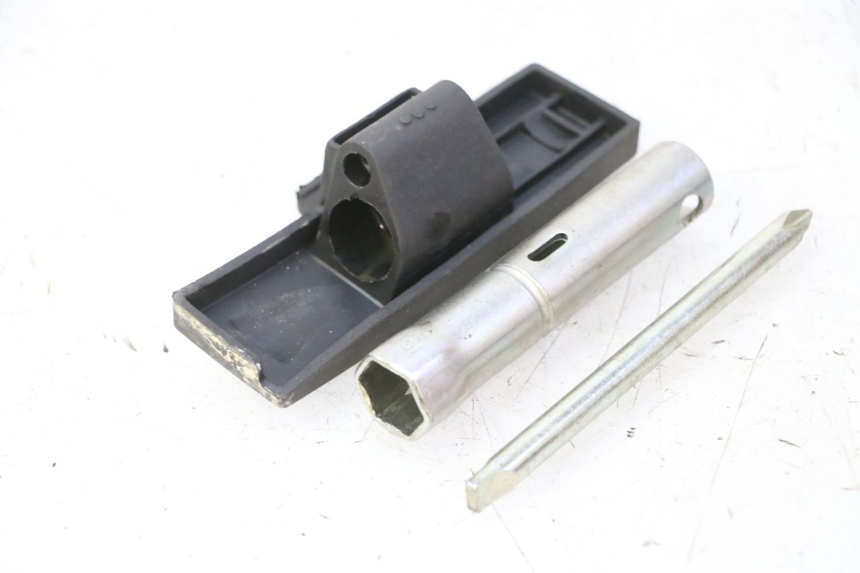 photo de TOOL KIT YAMAHA CYGNUS X INJECTION 125 (2007 - 2013)