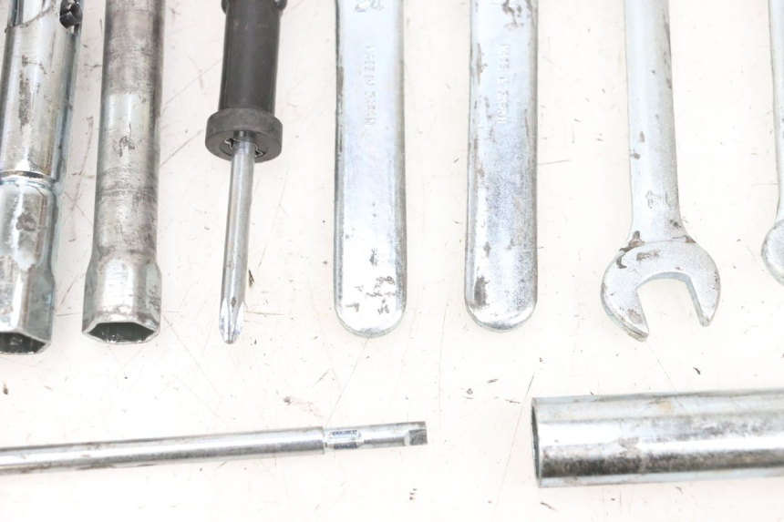 photo de TOOL KIT SUZUKI DL V STROM 1000 (2002 - 2007) - Product overview