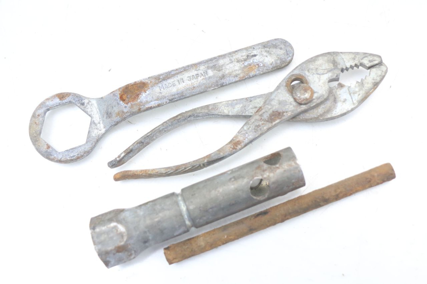 photo de TOOL KIT SUZUKI GN 125 (1997 - 2000)