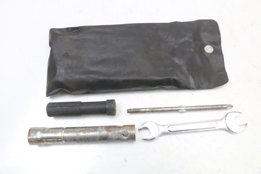 photo de TOOL KIT HYOSUNG GTR 125 (2006 - 2008)
