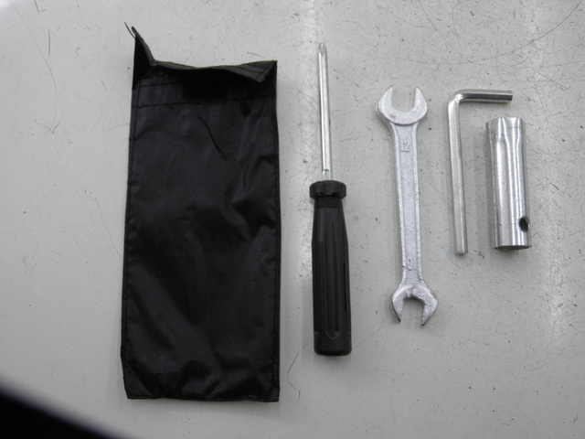 photo de TOOL KIT JM MOTOR S-MAX 125 (2010 - 2014) - Zoom on usage condition