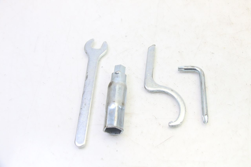 photo de TOOL KIT PIAGGIO MP3 RL 250 (2007 - 2010)
